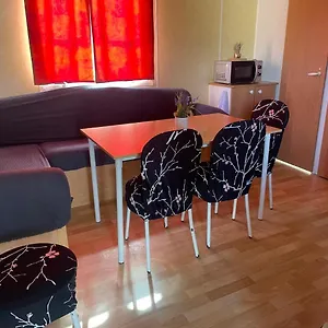 Mobil-home Au Bord De L'eau Camping